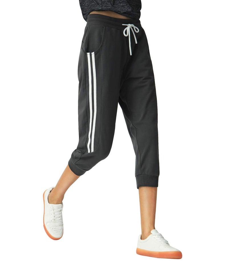 SPECIALMAGIC Women's Capri Pants Cropped Joggers with Pockets Elastic Waist Drawstring Capri Sweatpants Black Medium - Image 3
